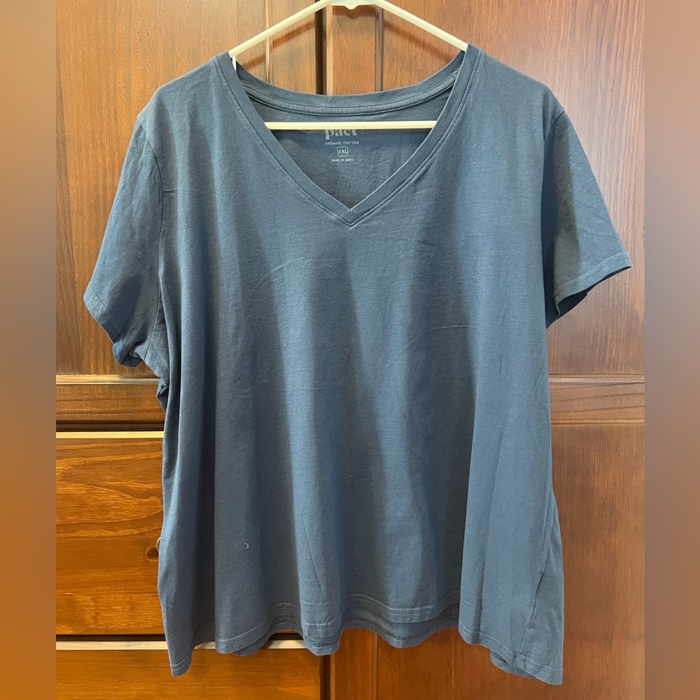Pact Classic Women's Cotton V-Neck T-Shirt in Navy XXL